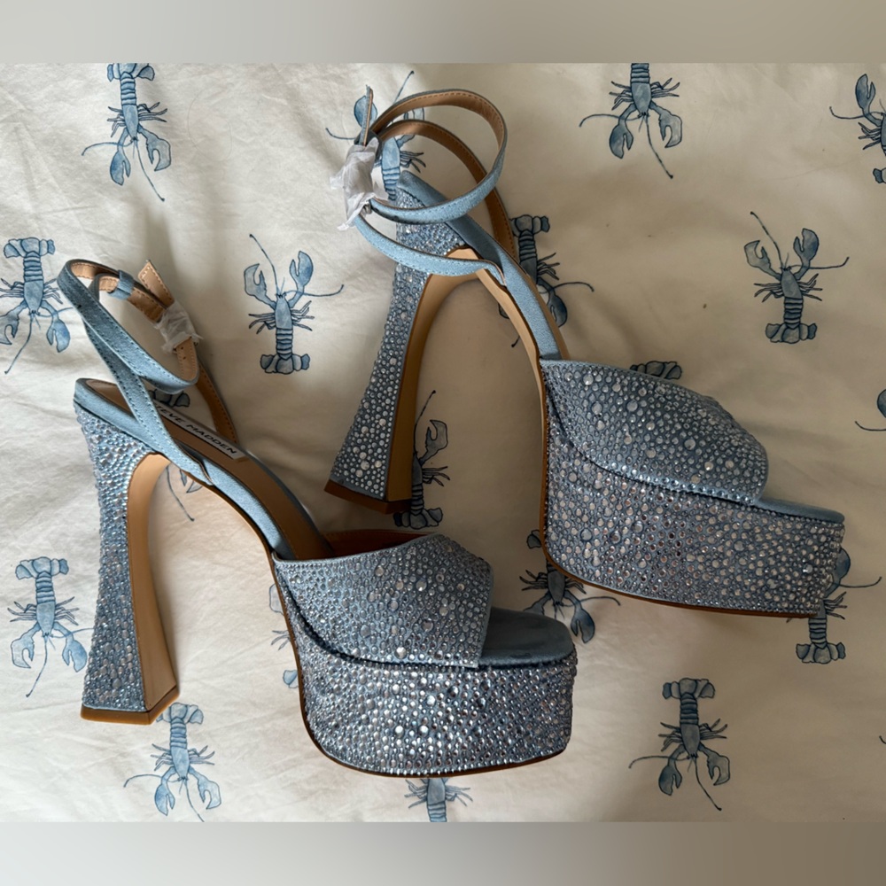 Steve Madden women’s size 8 Rhinestone Blue platform high heels. Prom/Formal